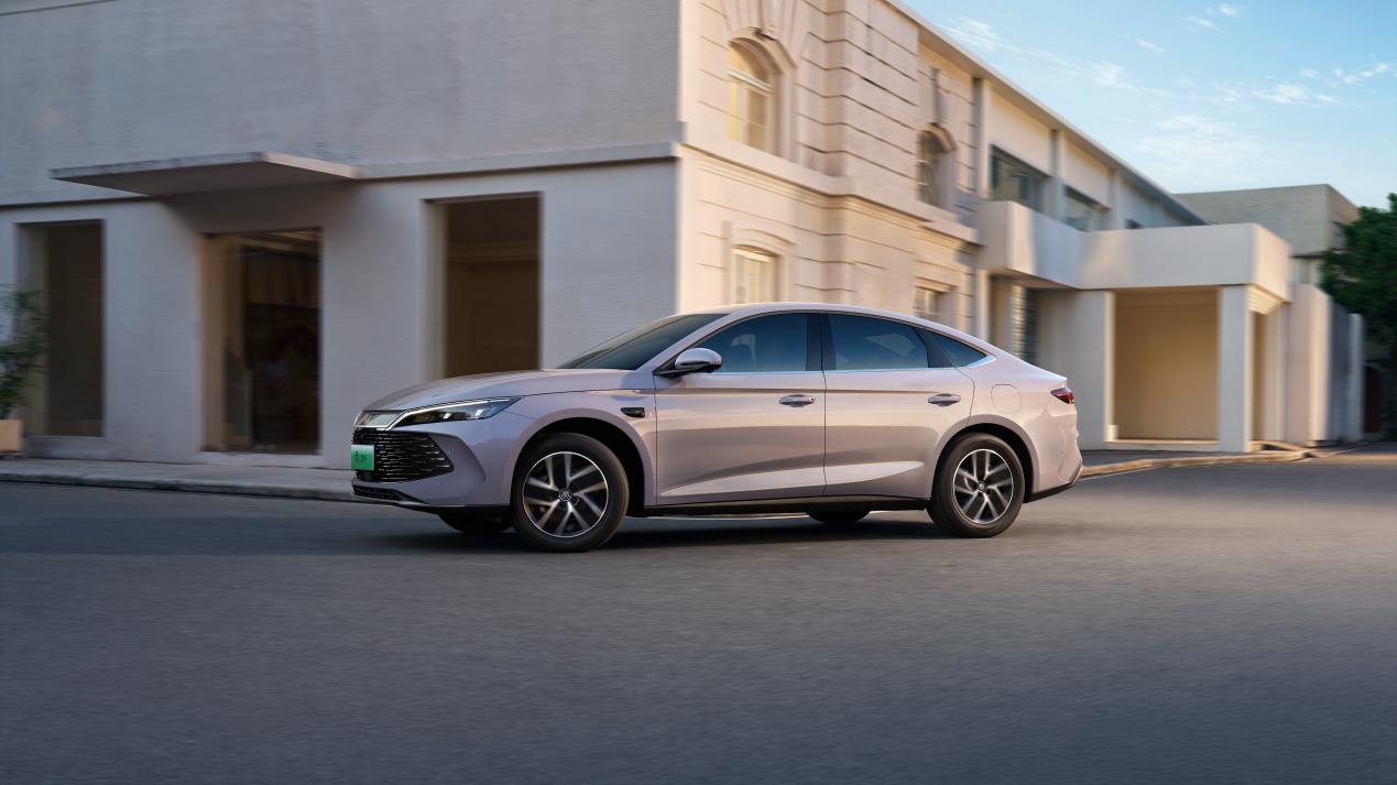 引领中级，刷新油耗2时代，2026款秦L DM-i上市限时9.28万起